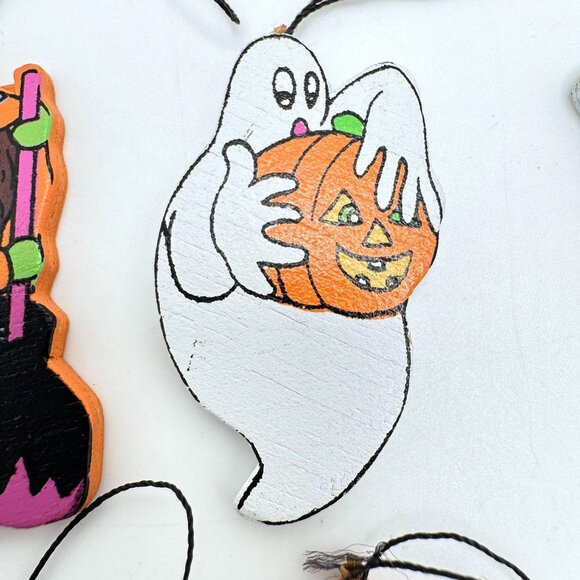 Halloween Set of 7 Wood Hanging Ornament Witch Ghost Pumpkin Skeleton Bat Vtg - Picture 3 of 10